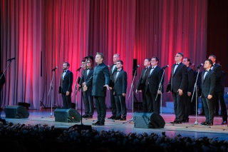Полтысячи прекрасно поющих мужчин устроили фестиваль хоров в Красноярске