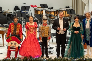 В Карельской филармонии прошли первые новогодние концерты.