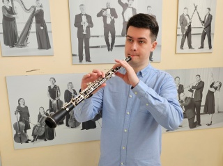 Инструмент должен выбрать тебя. 